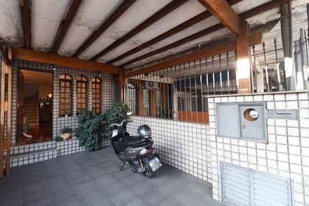 Casa à venda com 180m², 2 quartos e 1 vaga
