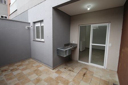Apartamento para alugar com 52m², 2 quartos e 1 vagaQuintal
