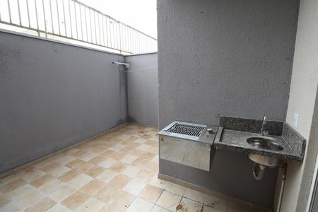 Apartamento para alugar com 52m², 2 quartos e 1 vagaQuintal