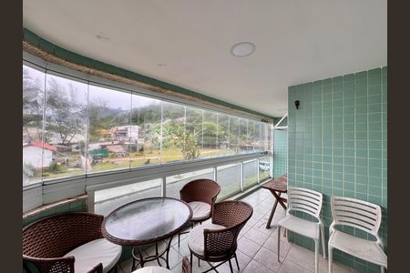 Apartamento à venda com 86m², 2 quartos e 2 vagasVaranda