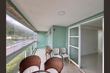 Apartamento à venda com 86m², 2 quartos e 2 vagasVaranda