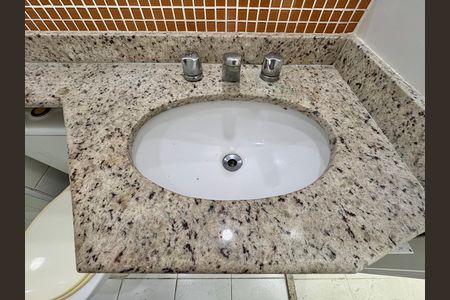 Apartamento à venda com 86m², 2 quartos e 2 vagasSuíte - Banheiro