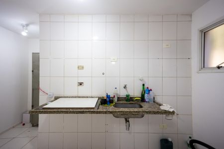 Cozinha de apartamento para alugar com 1 quarto, 35m² em Itaim Bibi, São Paulo