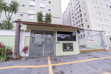 Apartamento para alugar com 45m², 2 quartos e 1 vaga Apartamento para alugar com 45m², 2 quartos e 1 vagaFachada