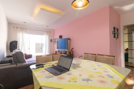 Casa à venda com 60m², 1 quarto e 4 vagasSala