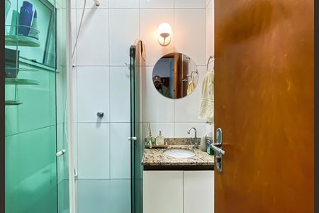 Casa de condomínio à venda com 74m², 2 quartos e 1 vaga Casa de condomínio à venda com 74m², 2 quartos e 1 vagaBanheiro da Suíte 1