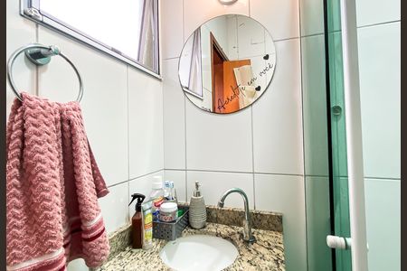Casa de condomínio à venda com 74m², 2 quartos e 1 vaga Casa de condomínio à venda com 74m², 2 quartos e 1 vagaBanheiro da Suíte 2