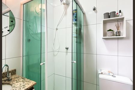 Casa de condomínio à venda com 74m², 2 quartos e 1 vaga Casa de condomínio à venda com 74m², 2 quartos e 1 vagaBanheiro da Suíte 2