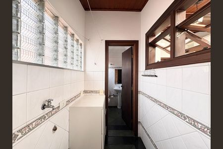 Casa à venda com 181m², 3 quartos e 2 vagasÁrea de Serviço