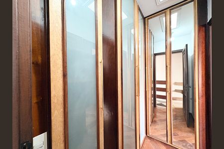 Casa à venda com 181m², 3 quartos e 2 vagasCorredor dos Quartos 