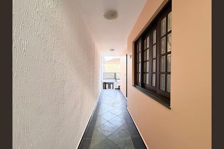 Casa à venda com 181m², 3 quartos e 2 vagasCorredor de entrada 