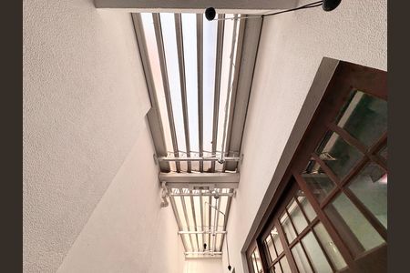 Casa à venda com 181m², 3 quartos e 2 vagasDetalhe do Corredor externo