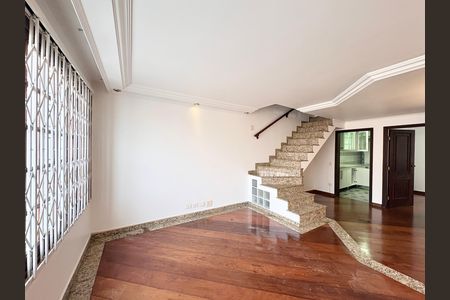 Casa à venda com 181m², 3 quartos e 2 vagasSala