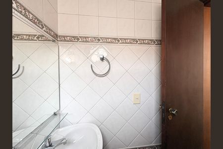 Casa à venda com 181m², 3 quartos e 2 vagasBanheiro de serviço