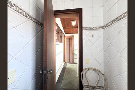 Casa à venda com 181m², 3 quartos e 2 vagasBanheiro de serviço