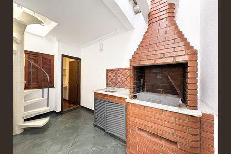 Casa à venda com 181m², 3 quartos e 2 vagasChurrasqueira