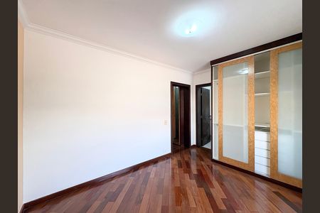 Casa à venda com 181m², 3 quartos e 2 vagas Suíte 1 