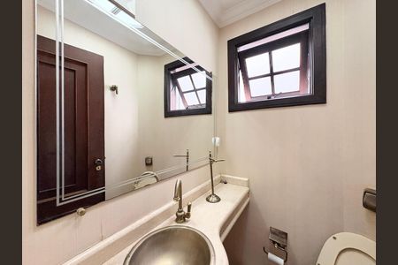 Casa à venda com 181m², 3 quartos e 2 vagasLavabo