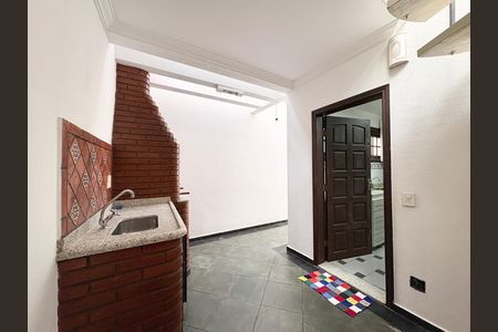 Casa à venda com 181m², 3 quartos e 2 vagasChurrasqueira