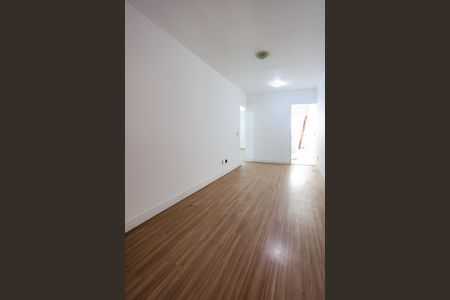 Casa para alugar com 150m², 2 quartos e 2 vagas Casa para alugar com 150m², 2 quartos e 2 vagasSala