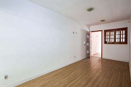 Casa para alugar com 150m², 2 quartos e 2 vagas Casa para alugar com 150m², 2 quartos e 2 vagasSala