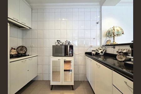 Cozinha de kitnet/studio para alugar com 1 quarto, 70m² em Vila Nova Conceição, São Paulo