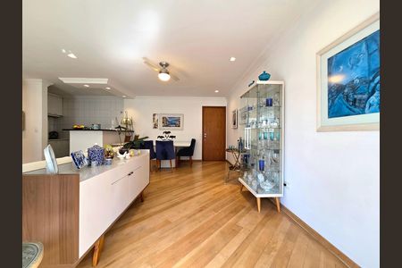 Studio para alugar com 70m², 1 quarto e 2 vagas Studio para alugar com 70m², 1 quarto e 2 vagasSala