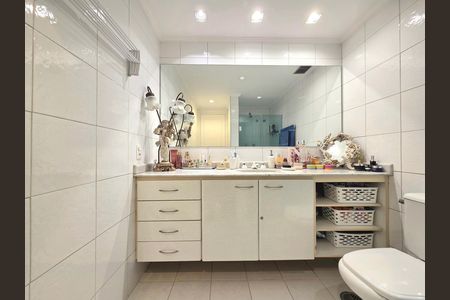 Studio para alugar com 70m², 1 quarto e 2 vagas Studio para alugar com 70m², 1 quarto e 2 vagasBanheiro