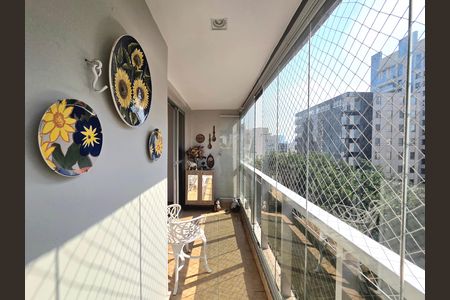Studio para alugar com 70m², 1 quarto e 2 vagas Studio para alugar com 70m², 1 quarto e 2 vagasVaranda