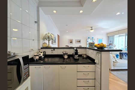 Cozinha de kitnet/studio para alugar com 1 quarto, 70m² em Vila Nova Conceição, São Paulo