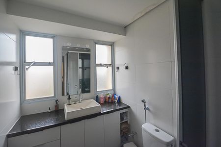 Apartamento à venda com 69m², 2 quartos e 1 vaga Apartamento à venda com 69m², 2 quartos e 1 vagaBanheiro