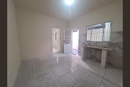Casa para alugar com 40m², 1 quarto e sem vaga