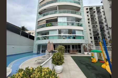 Apartamento para alugar com 68m², 2 quartos e 1 vagaÁrea comum - Piscina