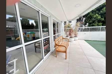 Apartamento para alugar com 68m², 2 quartos e 1 vagaÁrea comum
