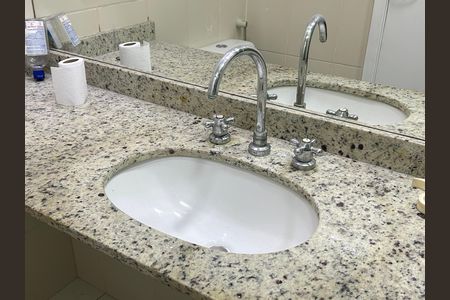 Apartamento para alugar com 68m², 2 quartos e 1 vagaBanheiro da Suíte