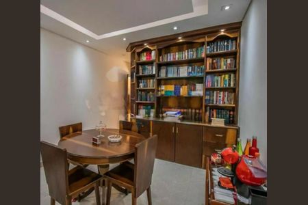 Casa à venda com 3 quartos, 232m² em Campo Belo, São Paulo