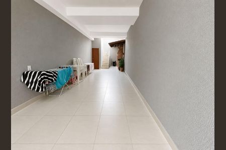 Casa para alugar com 170m², 3 quartos e 5 vagas Casa para alugar com 170m², 3 quartos e 5 vagasCorredor