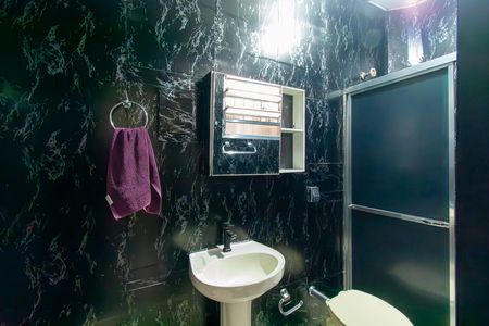 Casa para alugar com 50m², 2 quartos e sem vaga Casa para alugar com 50m², 2 quartos e sem vagaBanheiro