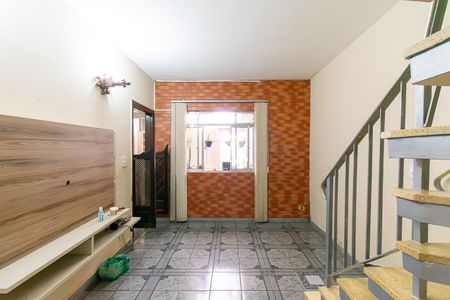 Casa para alugar com 50m², 2 quartos e sem vaga Casa para alugar com 50m², 2 quartos e sem vagaSala