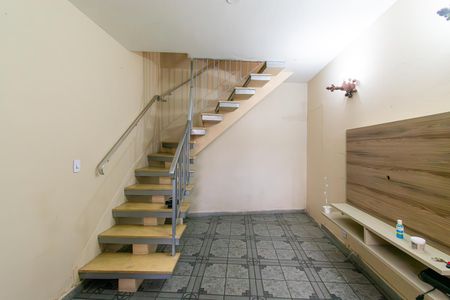 Sala de casa para alugar com 2 quartos, 50m² em Vila Bertioga, São Paulo