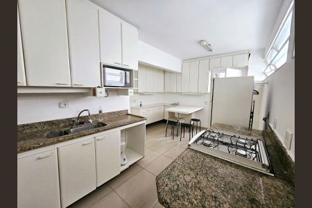 Foto 12 de apartamento para alugar com 3 quartos, 134m² em Itaim Bibi, São Paulo