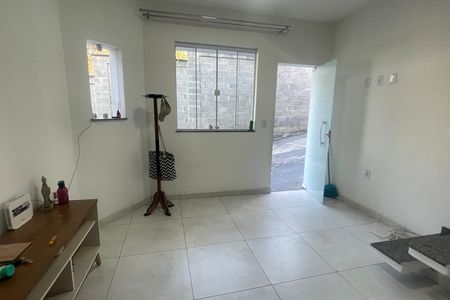 Sala de casa de condomínio para alugar com 2 quartos, 69m² em Jardim Primavera, Duque de Caxias