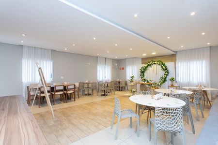 Apartamento para alugar com 34m², 2 quartos e sem vaga Apartamento para alugar com 34m², 2 quartos e sem vagaÁrea comum - Salão de Festas