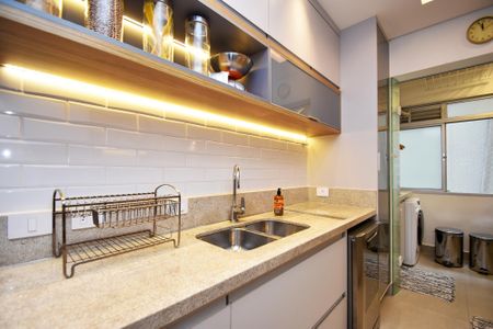 Apartamento à venda com 102m², 2 quartos e 1 vaga Apartamento à venda com 102m², 2 quartos e 1 vagacozinha