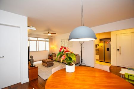 Apartamento à venda com 102m², 2 quartos e 1 vaga Apartamento à venda com 102m², 2 quartos e 1 vagaSala de jantar