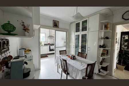 Apartamento à venda com 162m², 4 quartos e 2 vagas