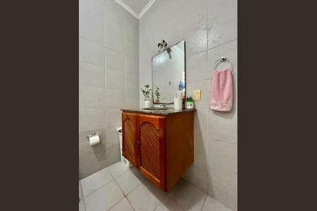 Casa à venda com 217m², 4 quartos e 5 vagas Casa à venda com 217m², 4 quartos e 5 vagasBanheiro