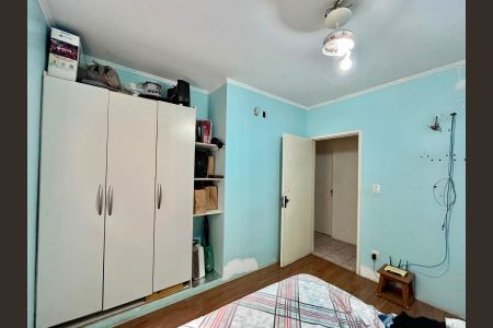 Casa à venda com 217m², 4 quartos e 5 vagas Casa à venda com 217m², 4 quartos e 5 vagasQuarto 2