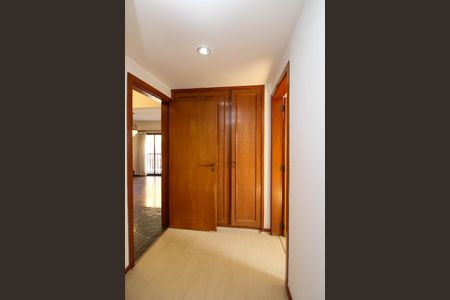 Apartamento para alugar com 170m², 3 quartos e 3 vagasCorredor 