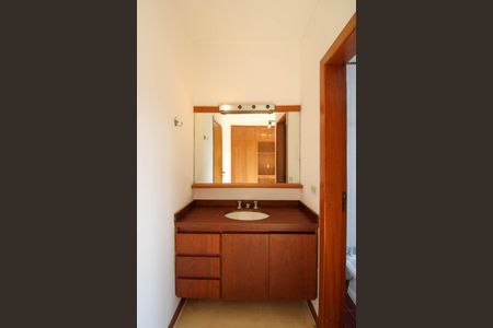 Apartamento para alugar com 170m², 3 quartos e 3 vagasBanheiro Suíte 1